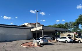 Quality Inn And Suites Tucson Airport